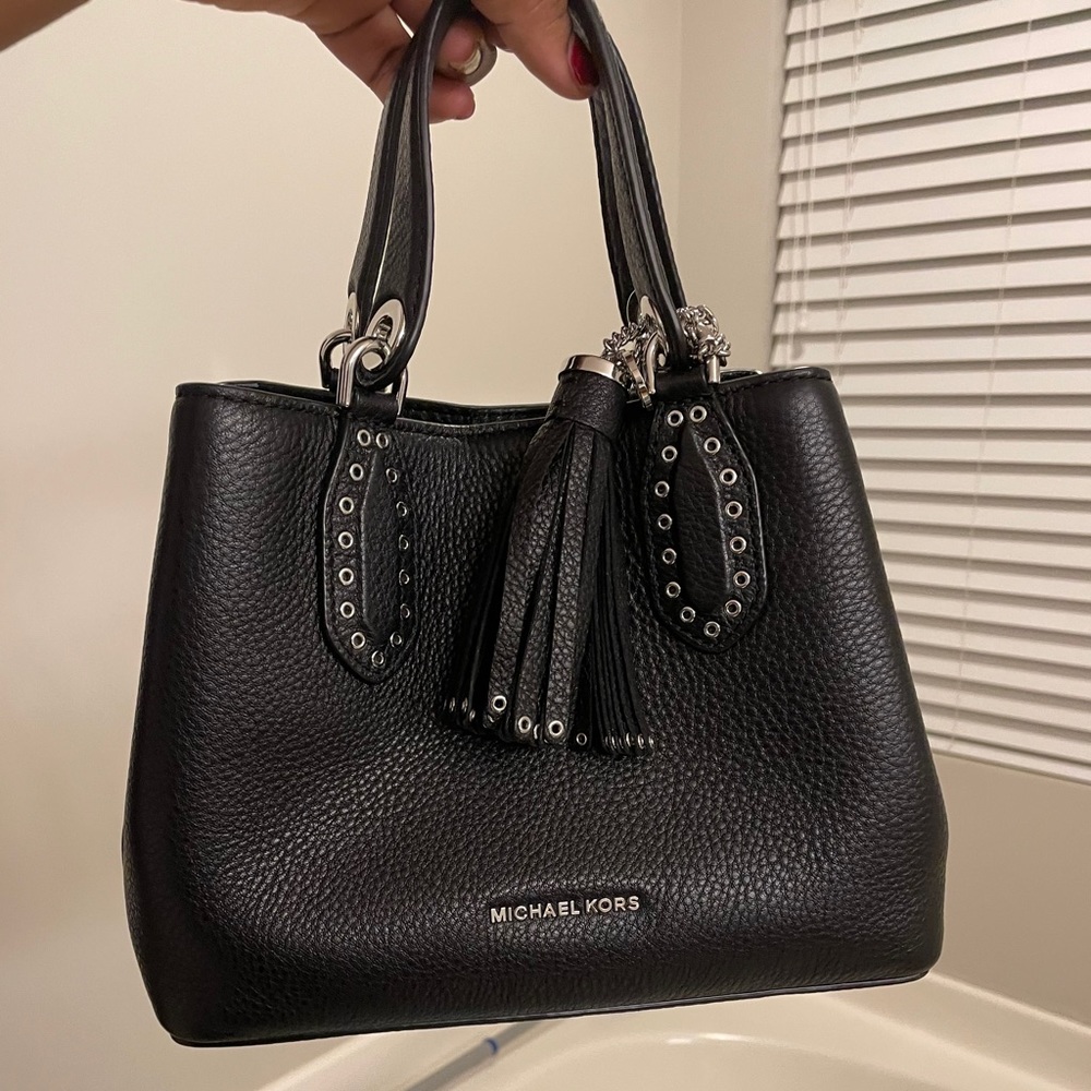 Michael Kors bucket bag crossbody black leather